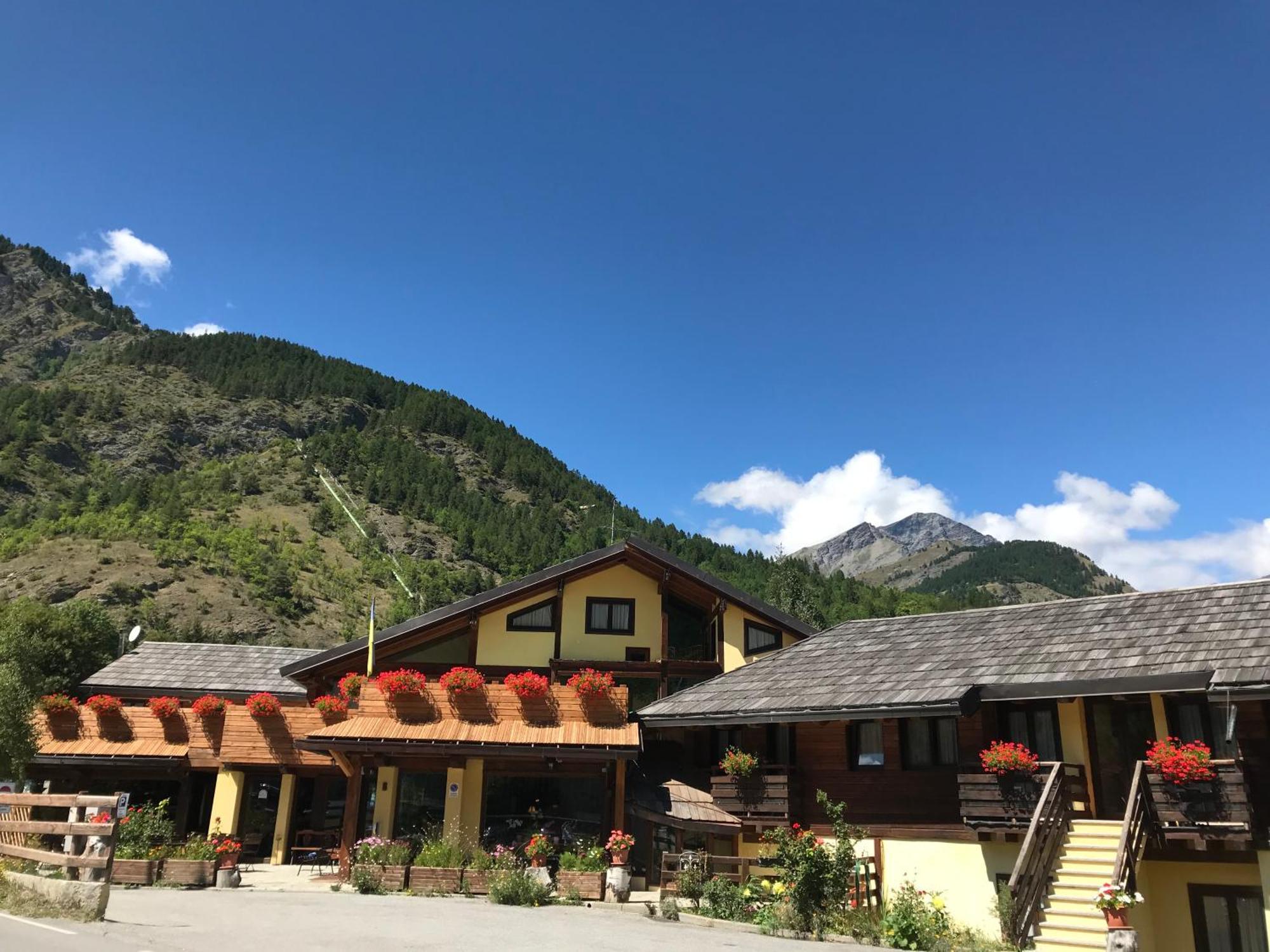 Hotel Ca Fiore Bardonecchia Exterior foto