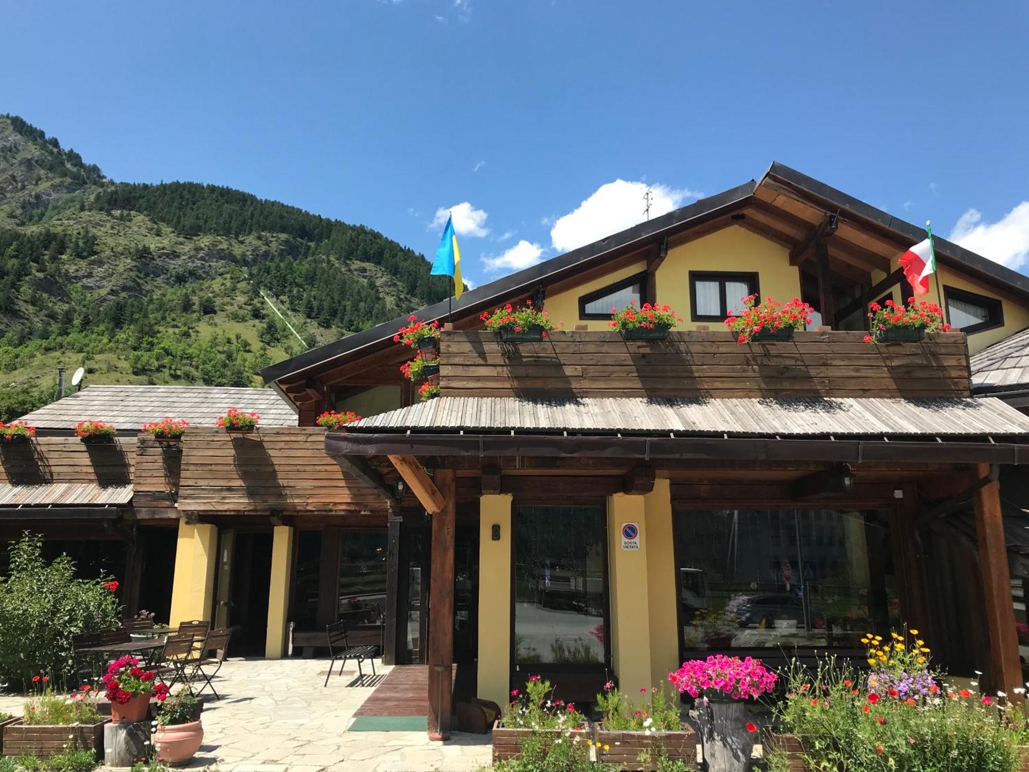 Hotel Ca Fiore Bardonecchia Exterior foto